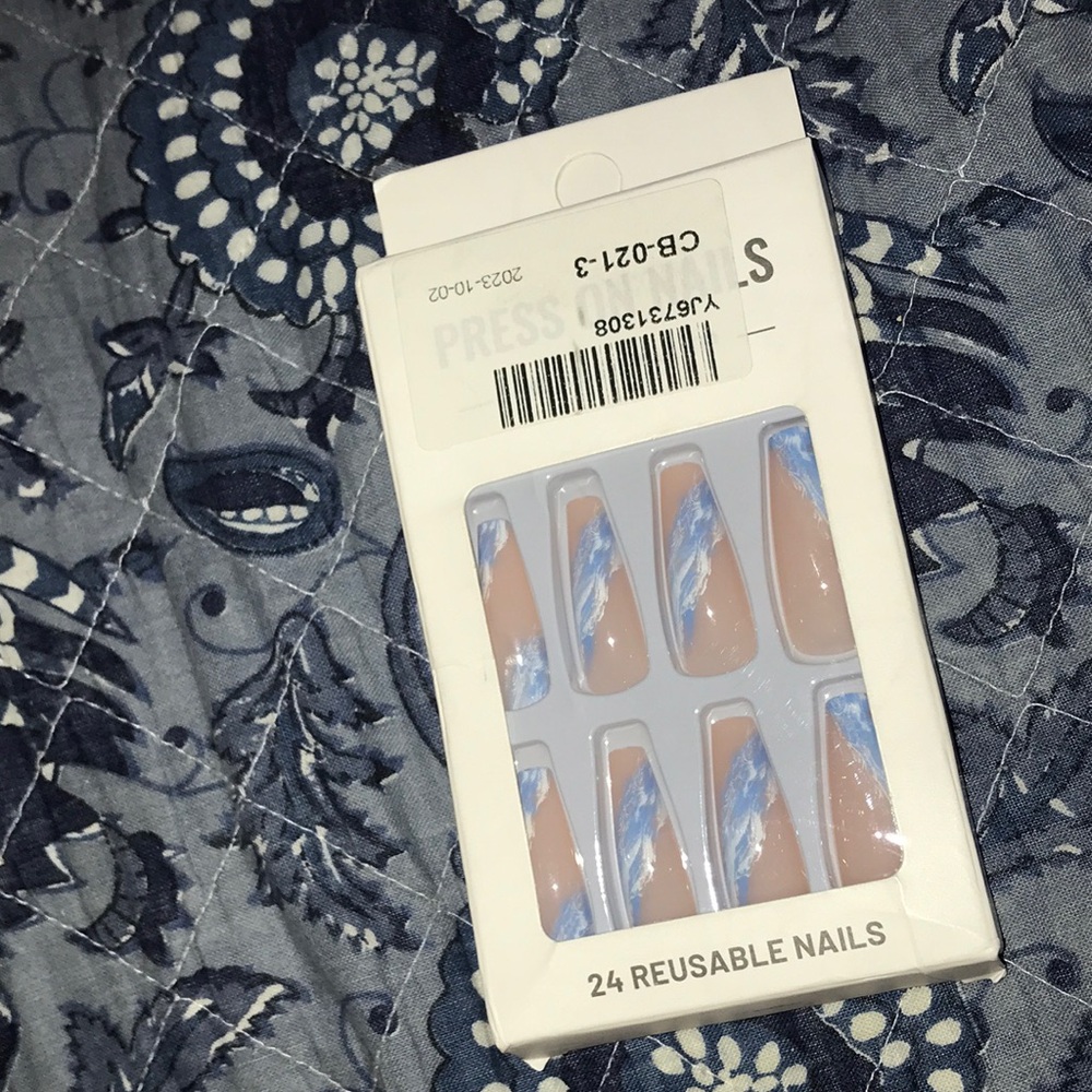 24pc Nail Tips ( BlueWhite Marble design )